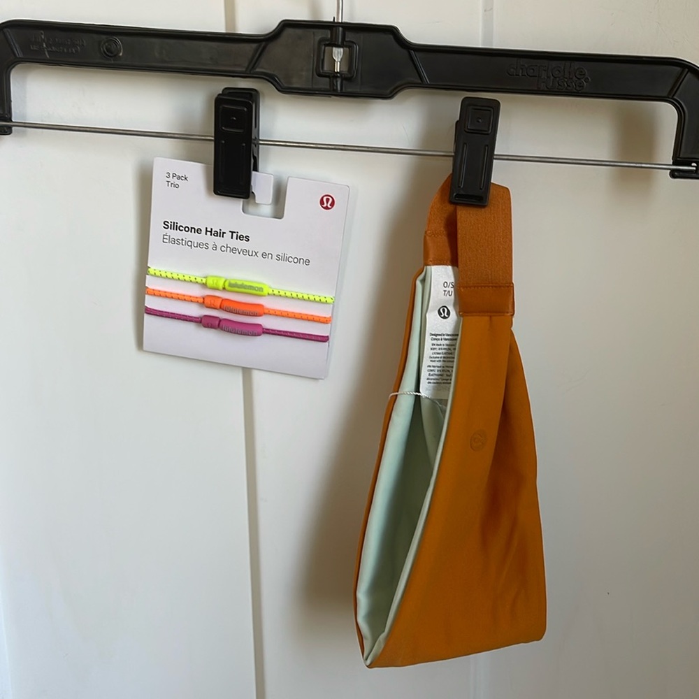 Lululemon reversible headband and silicone hair ties